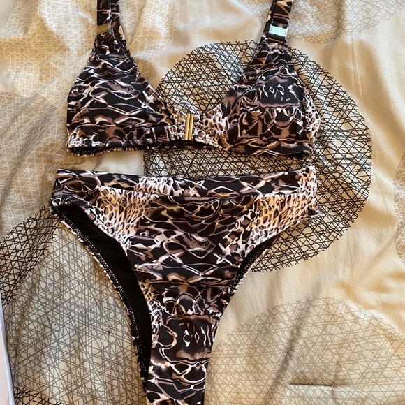 Animal print bikini - Picture 1 of 3